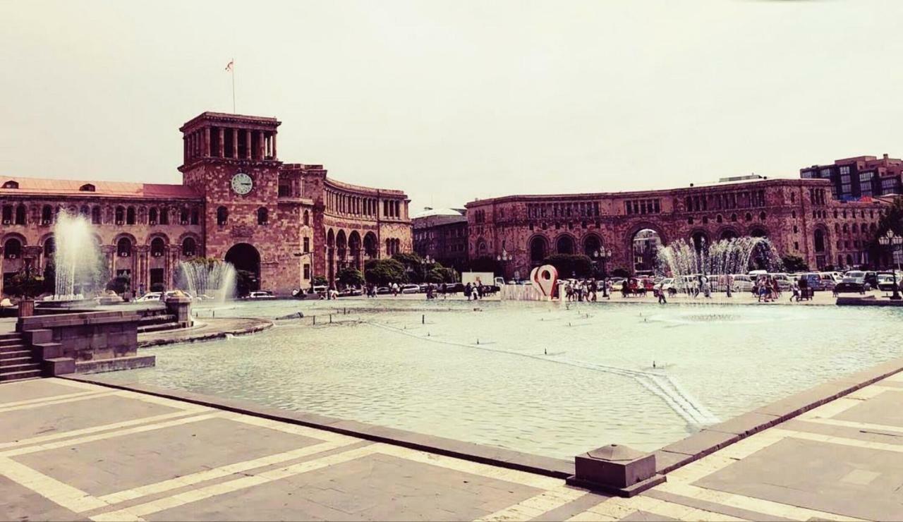 Luxury Apartment With Jacuzzi On Republic Square Yerevan Exterior photo